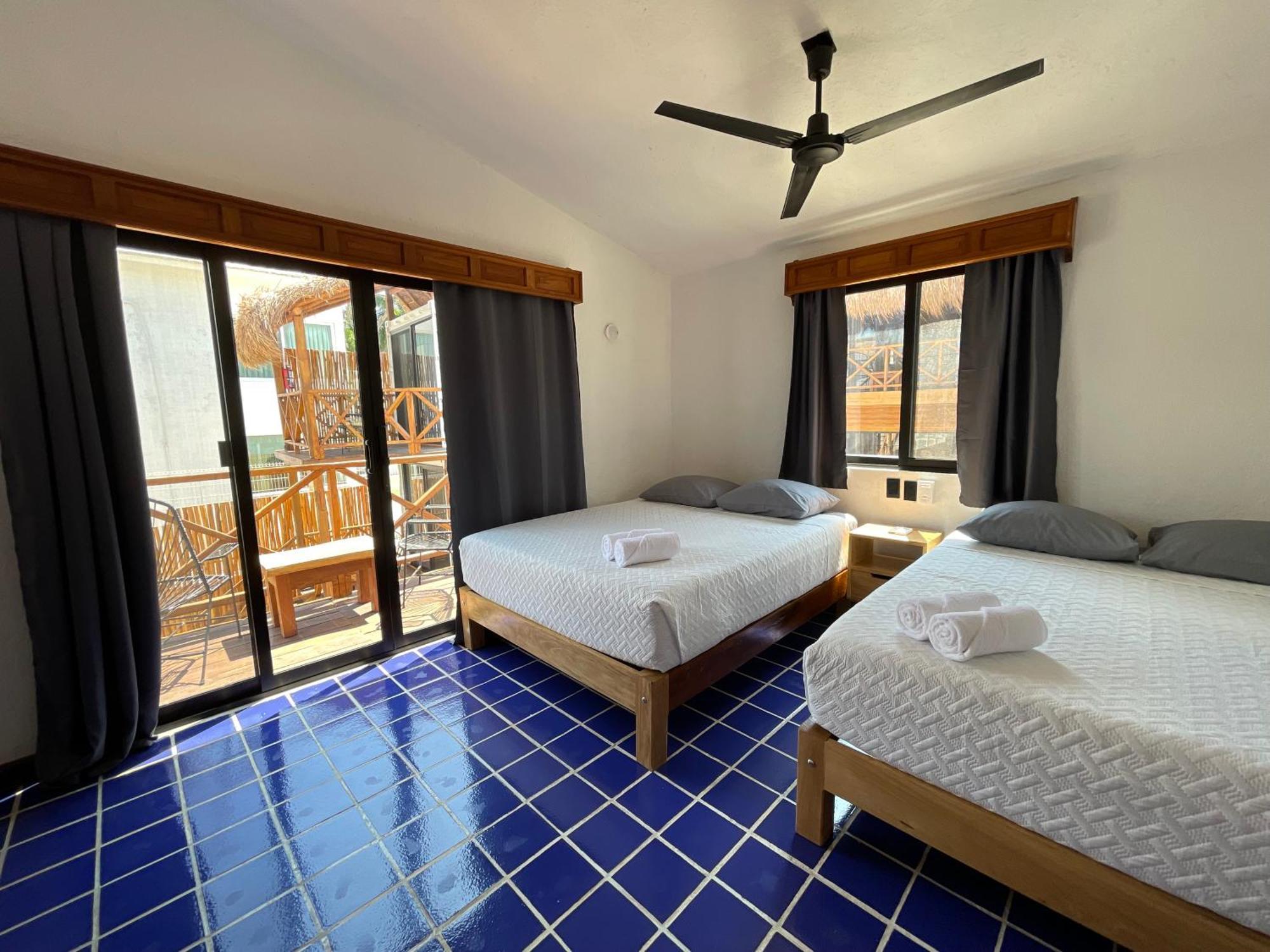 Hotel Solana Lakefront 4*