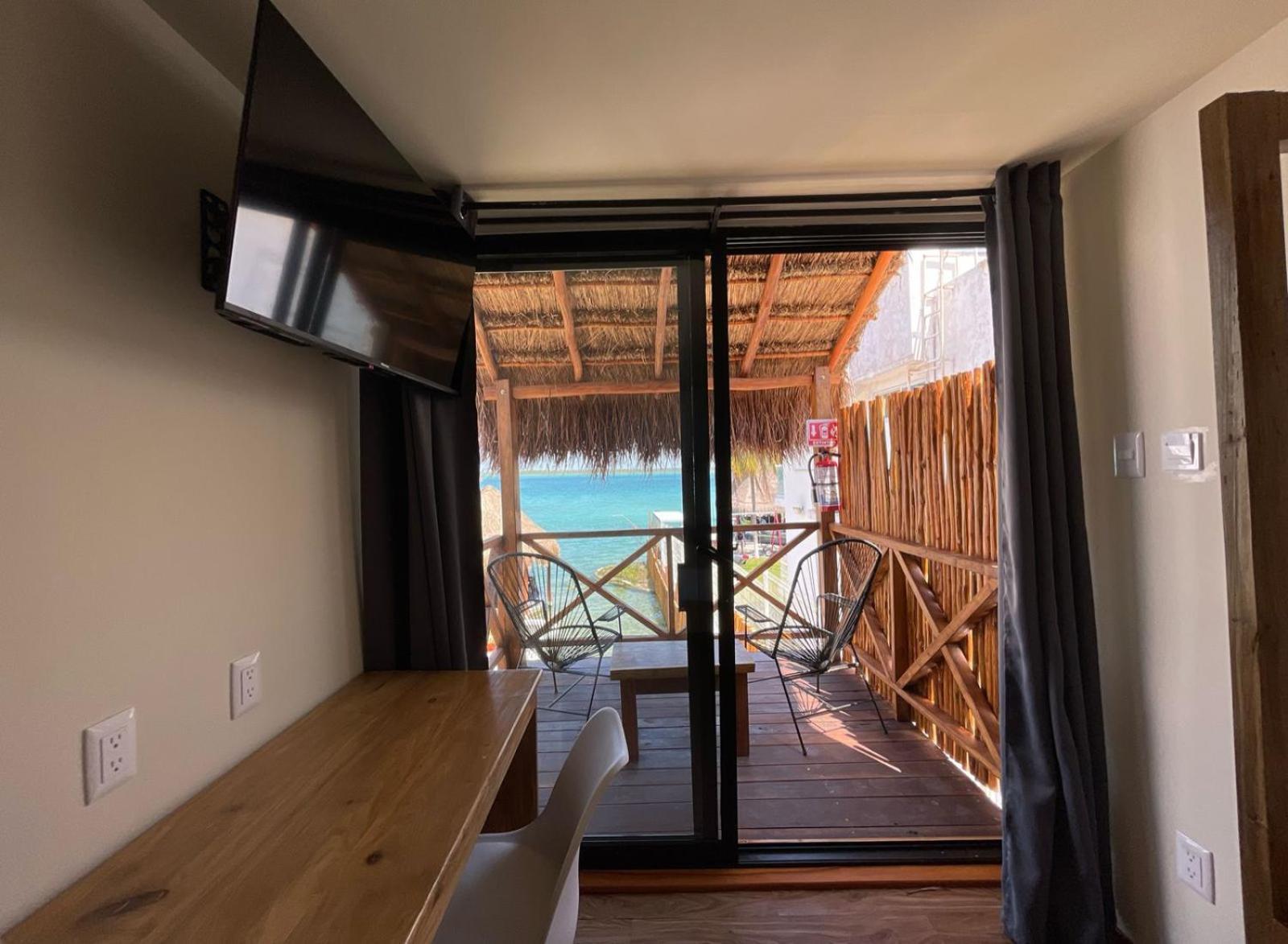 Solana Lakefront Hotel 4*