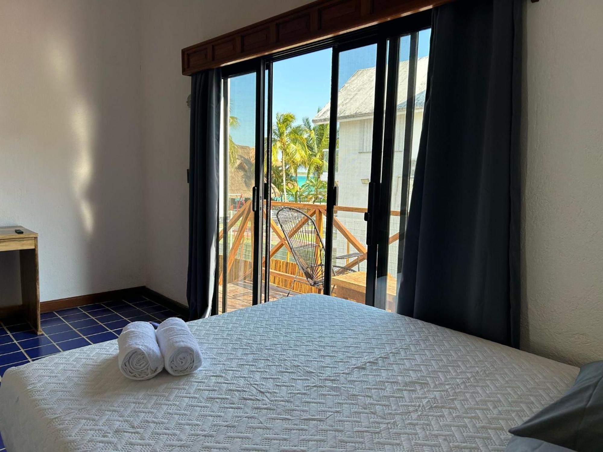 Solana Lakefront Hotel