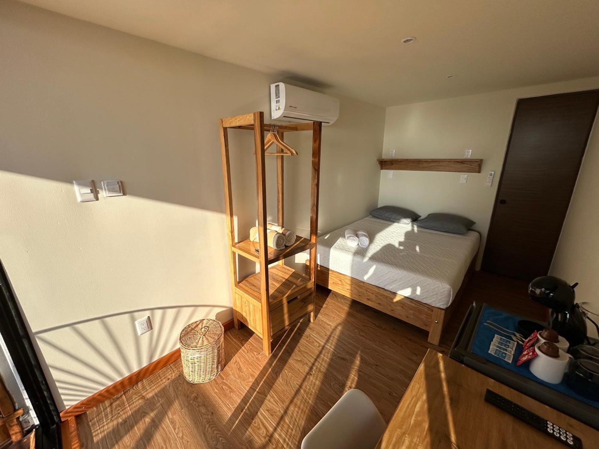 Solana Lakefront Hotel