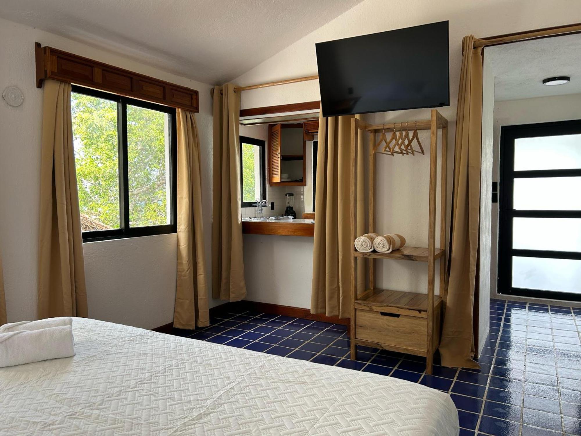 Hotel Solana Lakefront Bacalar