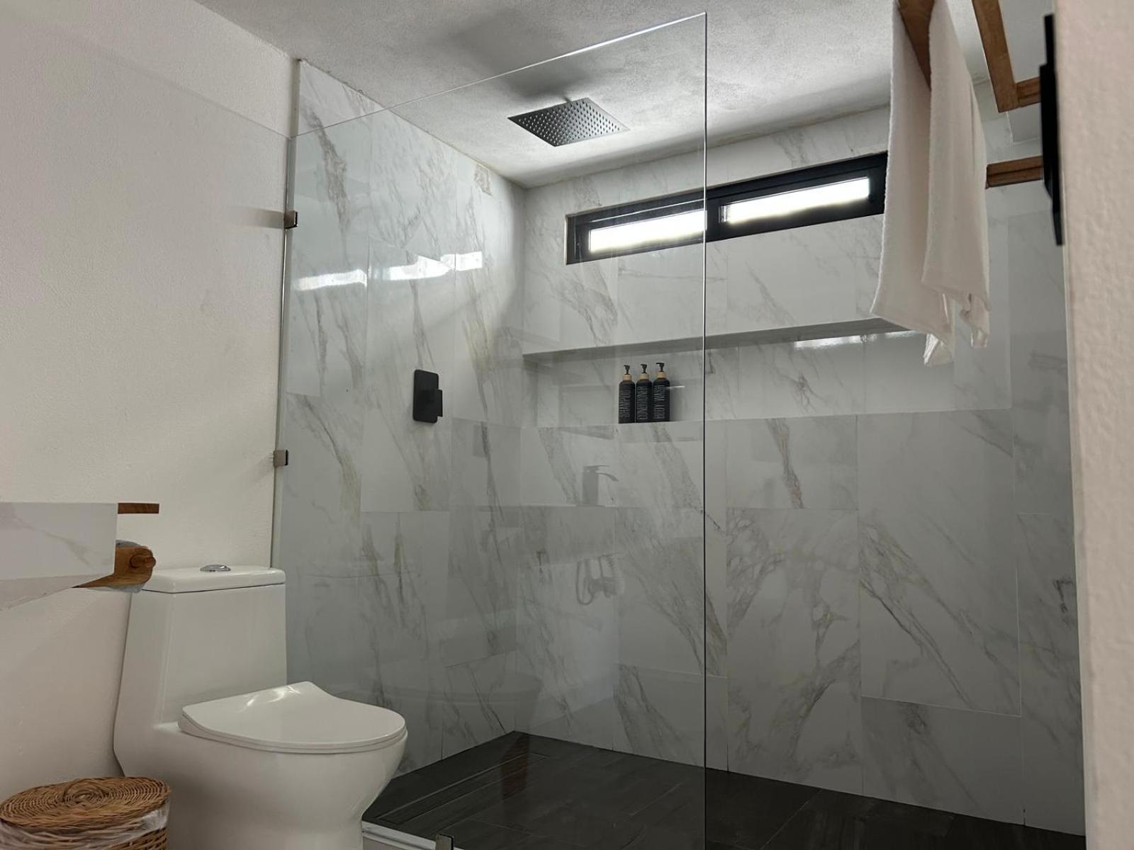 Solana Lakefront Hotel 4*